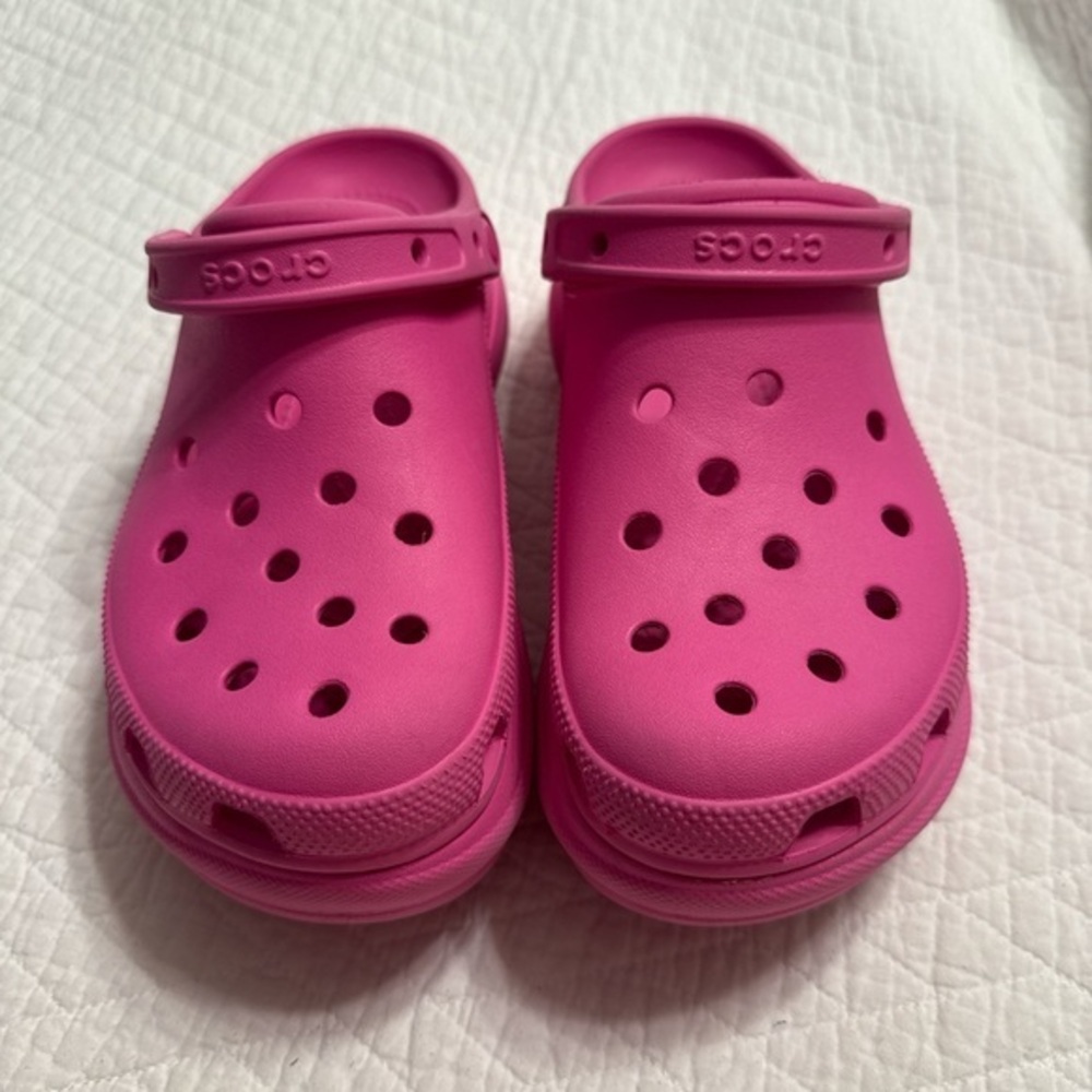 CROCS Pink Sandals Vibrant Slip-On Comfort